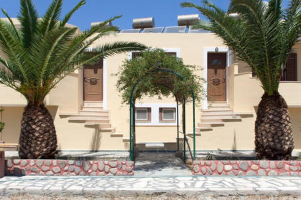 Makis Apartments Sitia  Exteriör bild